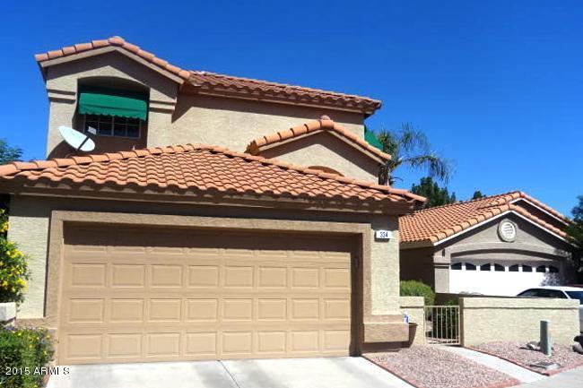 This Las Meridas Moon Valley rental home in North Phoenix Arizona has 4 bedrooms, 2 bathrooms, a powder room and a bonus room.